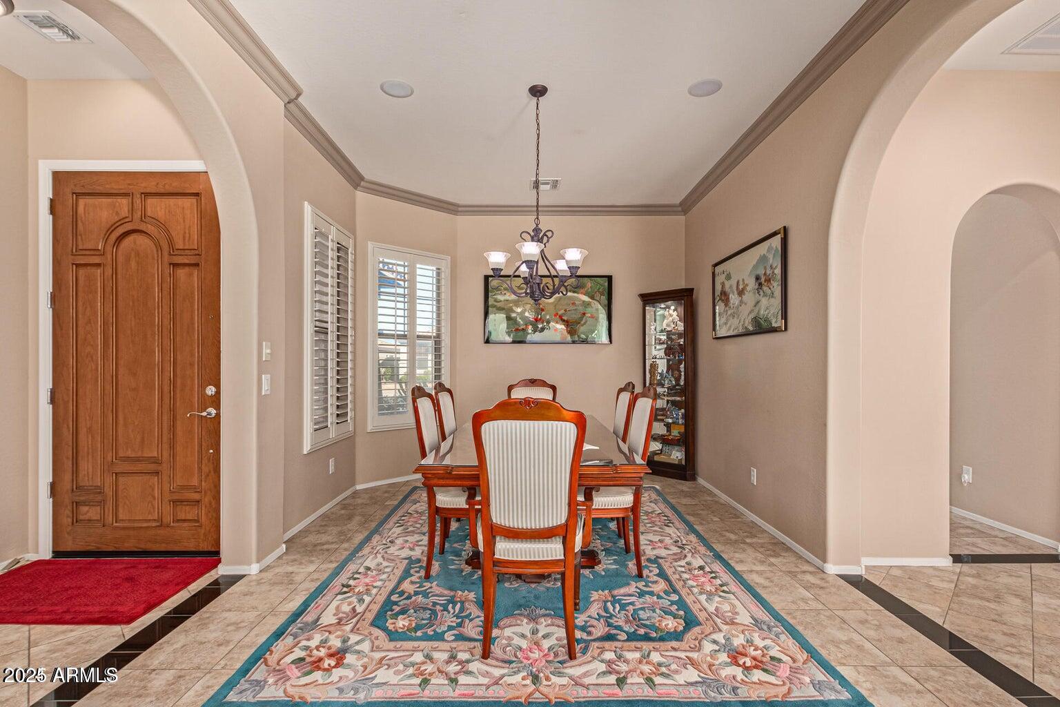2325 West Mineral Road Phoenix, AZ 85041 - Photo 9 of 37 Entry & Dining
