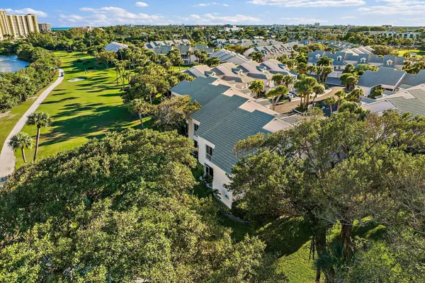 $2,600 | 3902 Fairway Drive North, Jupiter, FL 33477