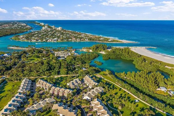 $2,600 | 3902 Fairway Drive North, Jupiter, FL 33477
