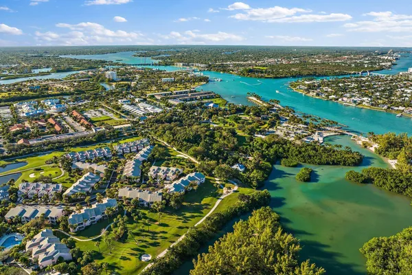 $2,600 | 3902 Fairway Drive North, Jupiter, FL 33477