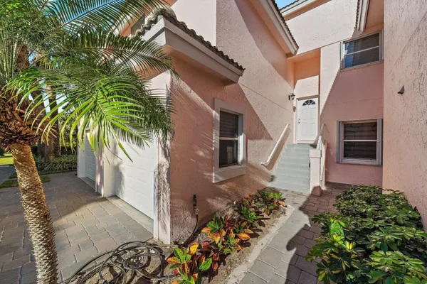 $2,600 | 3902 Fairway Drive North, Jupiter, FL 33477