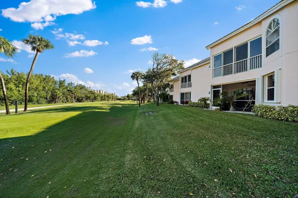 $2,600 | 3902 Fairway Drive North, Jupiter, FL 33477