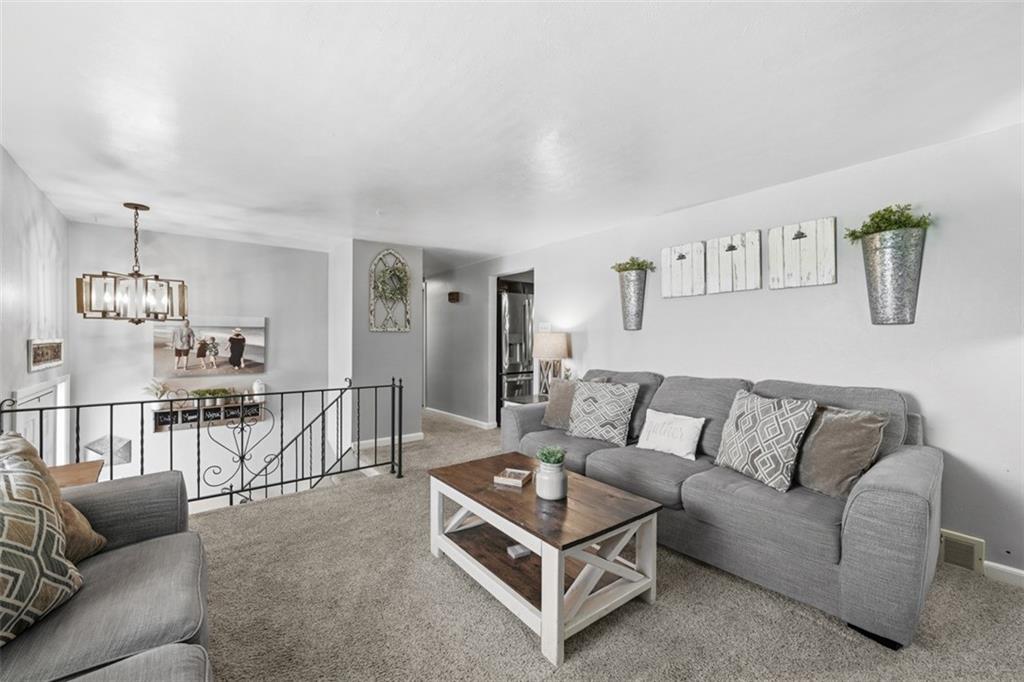 38 Lynncrest Circle Cecil, PA 15321 - Photo 8 of 42