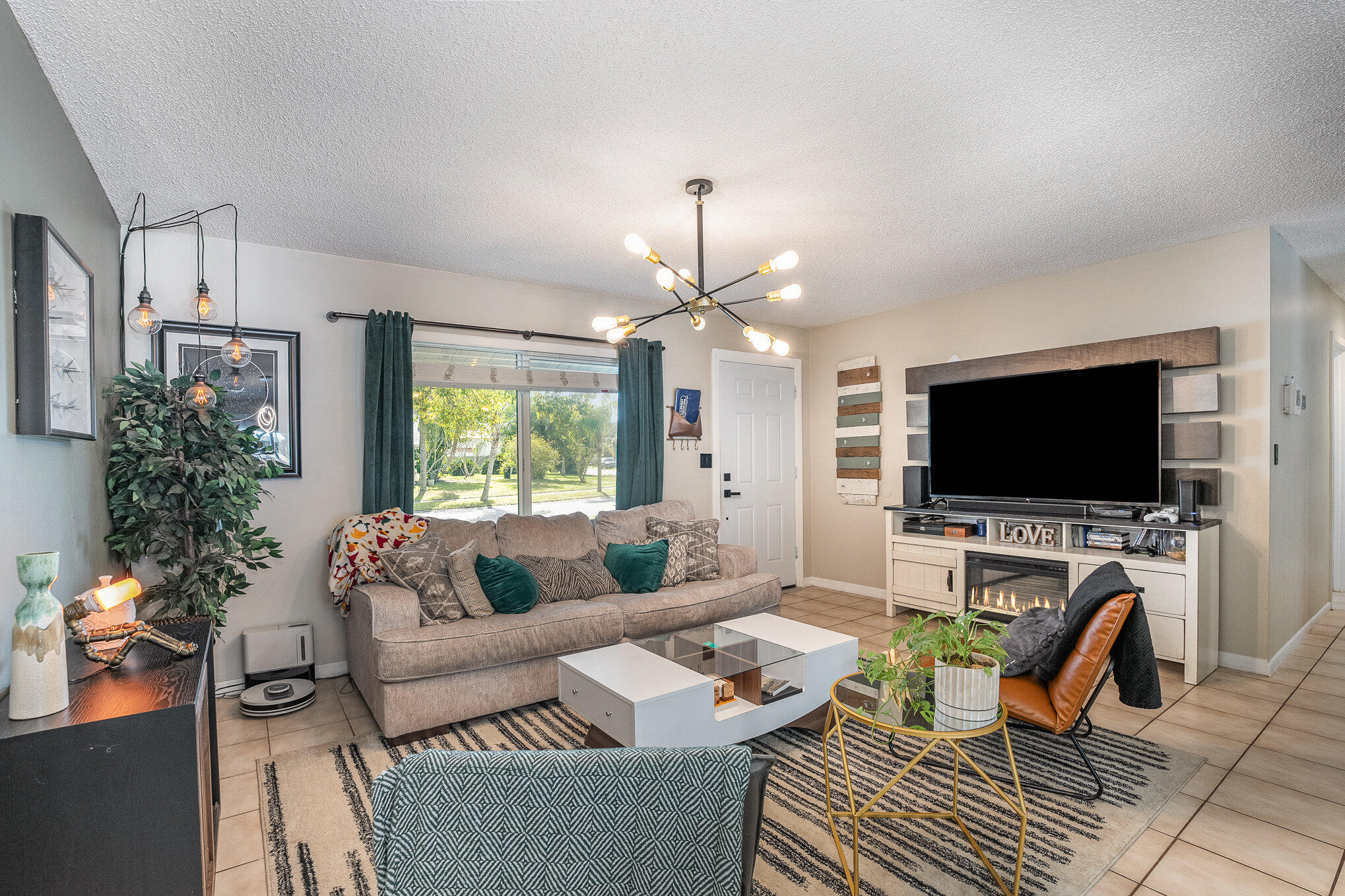 1420 Creel Road Northeast Palm Bay, FL 32905 - Photo 3 of 27 005_dsc04025-edit