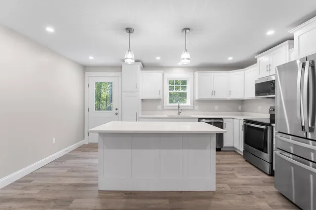 $399,999 | 23 Arnold Road, Vassalboro, ME 04989