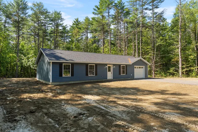 $399,999 | 23 Arnold Road, Vassalboro, ME 04989