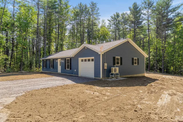 $399,999 | 23 Arnold Road, Vassalboro, ME 04989