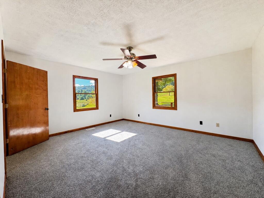793 Hatcher Road Jumping Branch, WV 25969 - Photo 15 of 31 Gallery Image 15