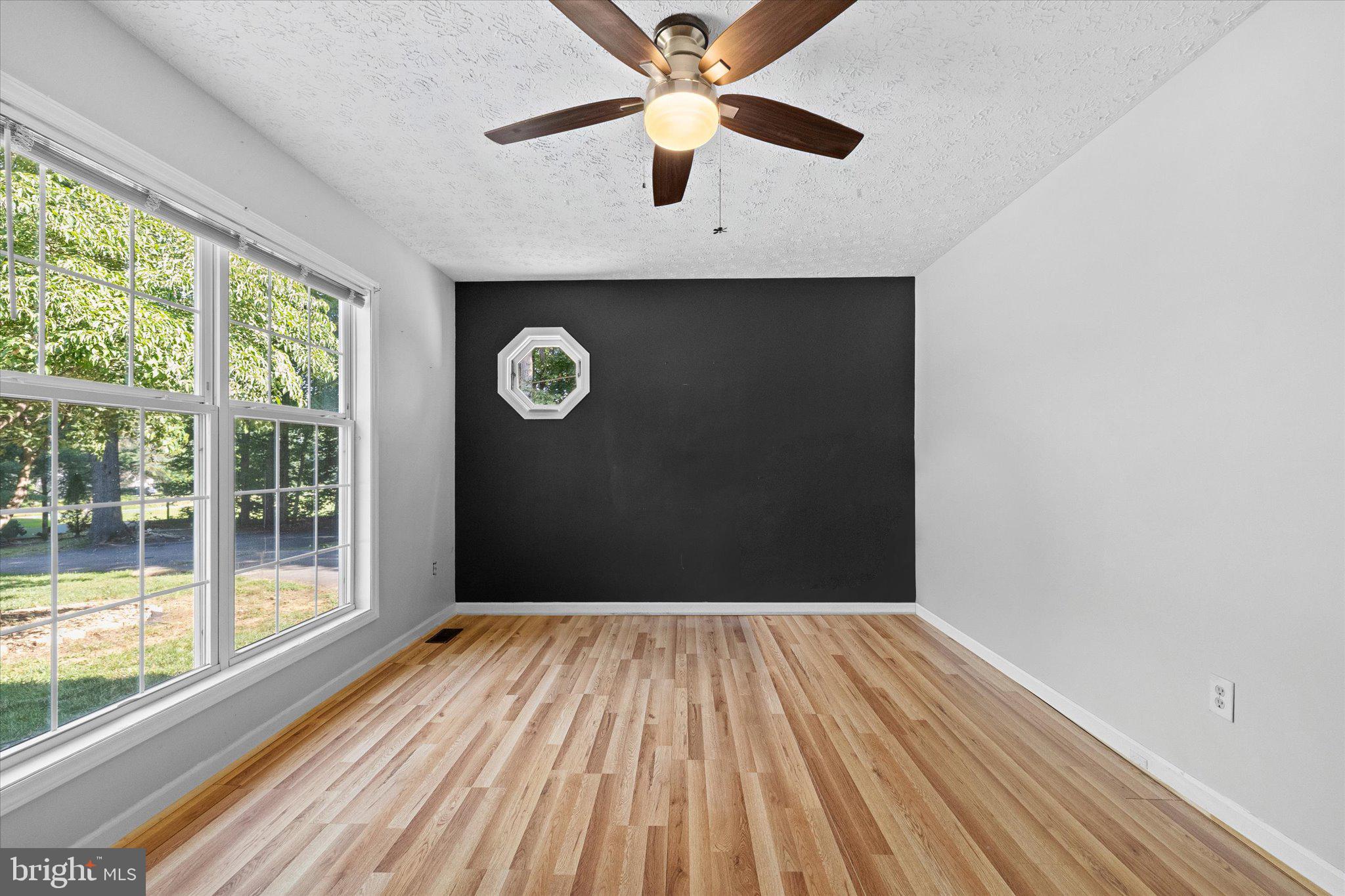252 Evergreen Road Louisa, VA 23093 - Photo 11 of 39 living room