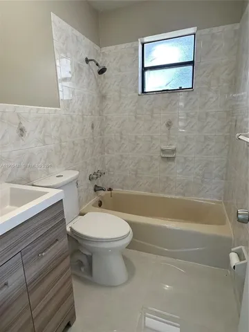 $3,500 | 9450 Southwest 181st Terrace, Palmetto Bay, FL 33157