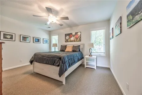 $575,000 | 6424 West 100th Terrace, Overland Park, KS 66212