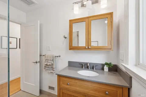 $1,695,000 | 11 Amberwood Lane, San Anselmo, CA 94960