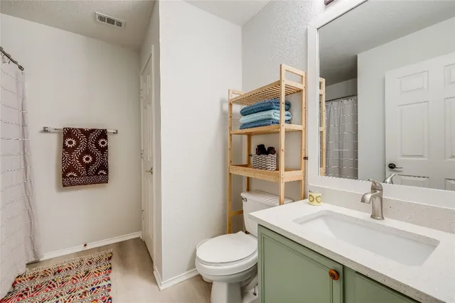 $1,950 | 5301 Apple Orchard Lane, Austin, TX 78744