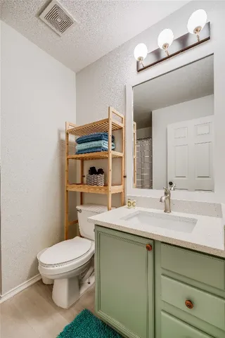 $1,950 | 5301 Apple Orchard Lane, Austin, TX 78744