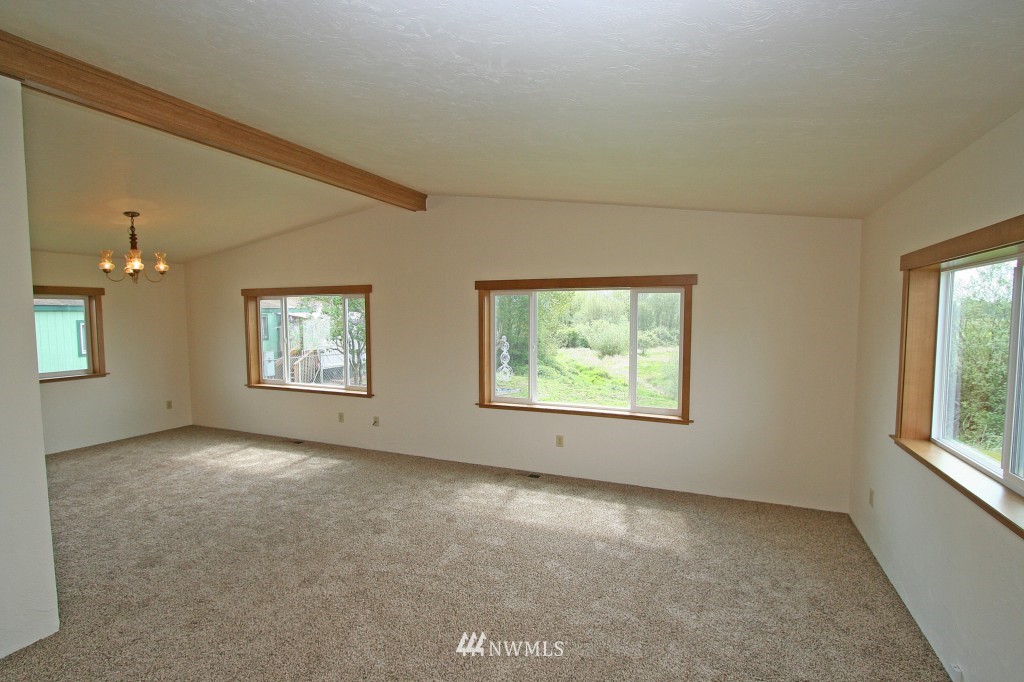 1245 Bradley Road, Unit 20 Lynden, WA 98264 - Photo 4 of 25 Gallery Image 4