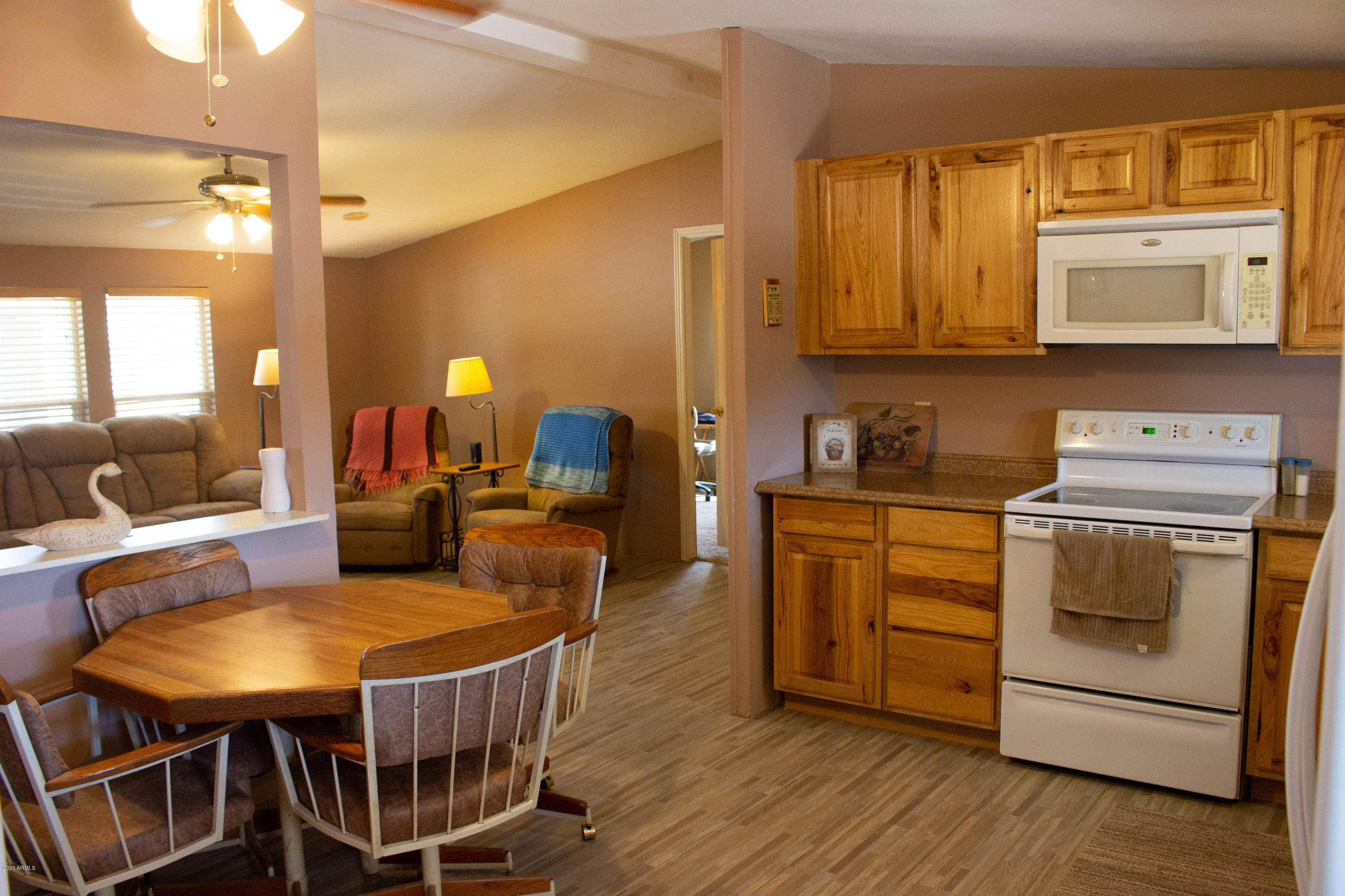 208 North Wickiup Road Apache Junction, AZ 85119 - Photo 11 of 34 Kitchen