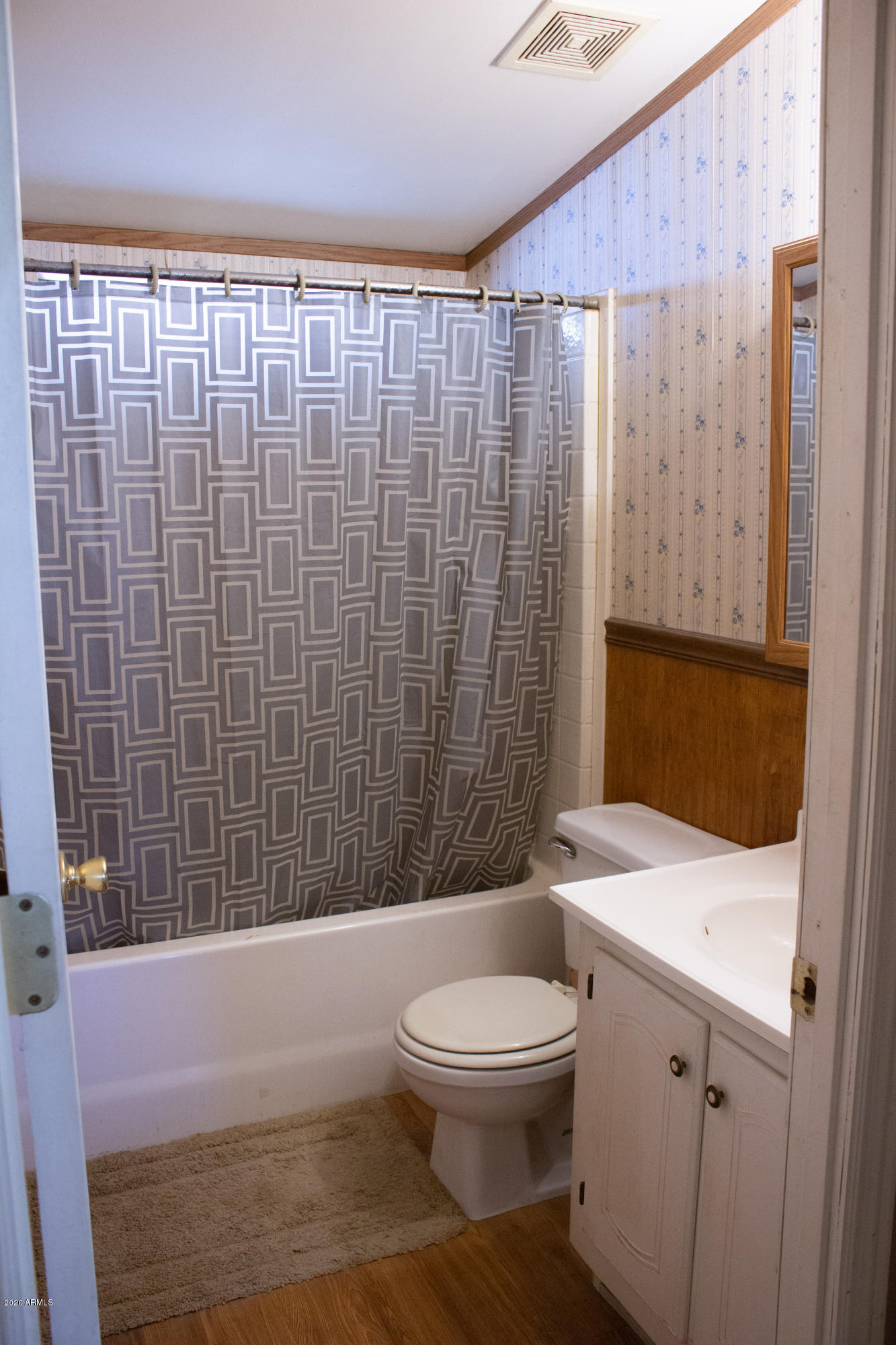 208 North Wickiup Road Apache Junction, AZ 85119 - Photo 18 of 34 Guest Full Bath