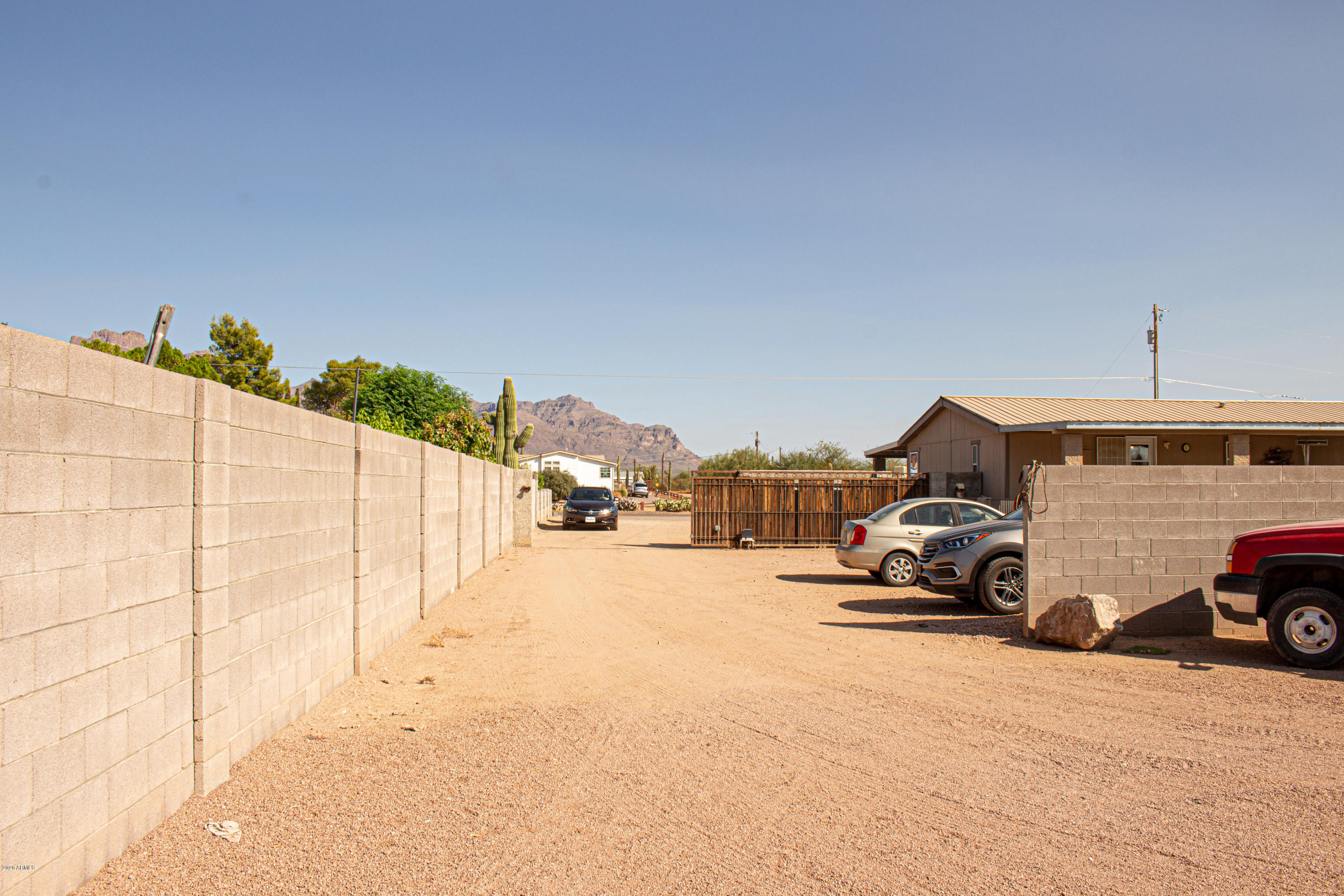 208 North Wickiup Road Apache Junction, AZ 85119 - Photo 20 of 34 Backyard