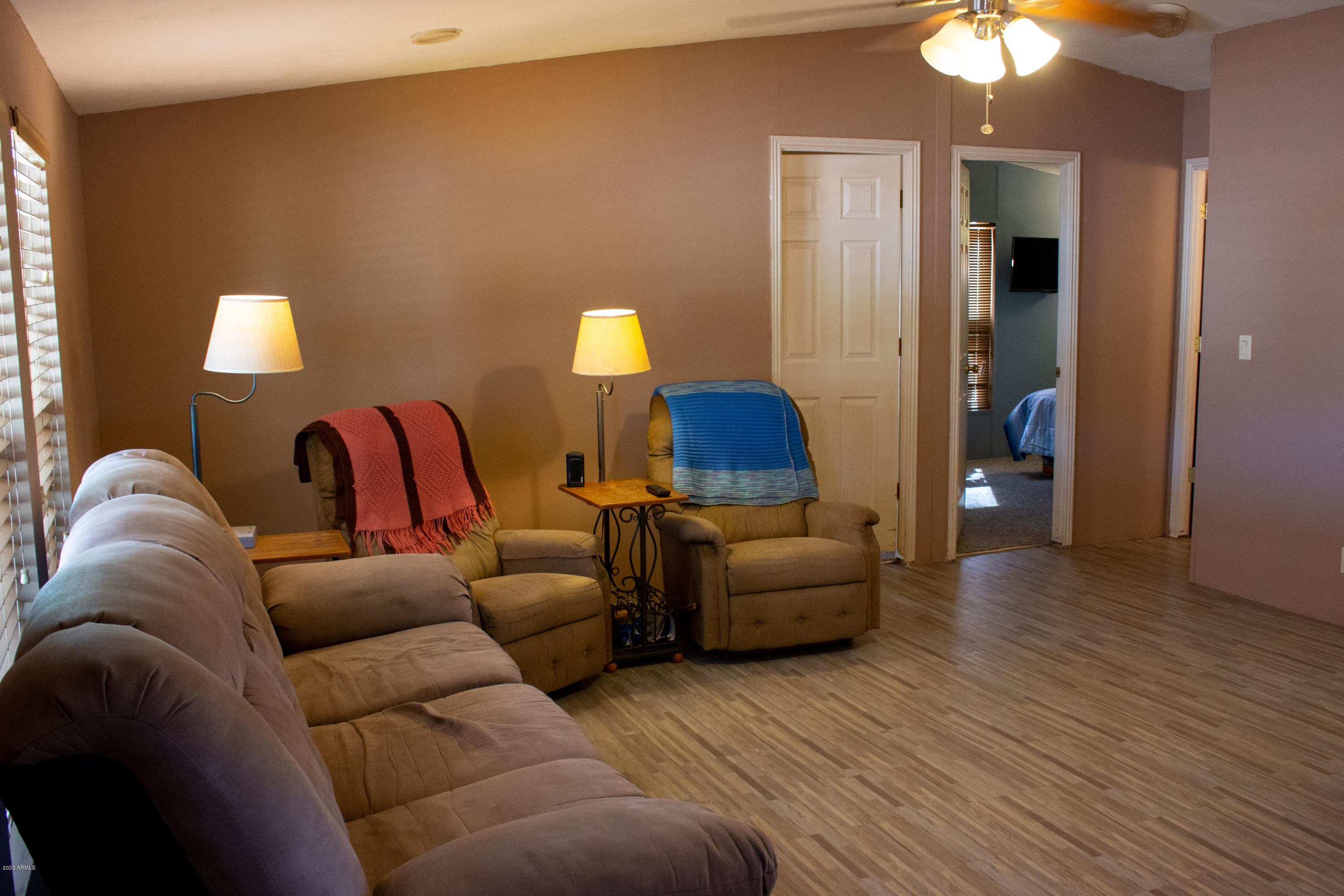 208 North Wickiup Road Apache Junction, AZ 85119 - Photo 6 of 34 Living Room
