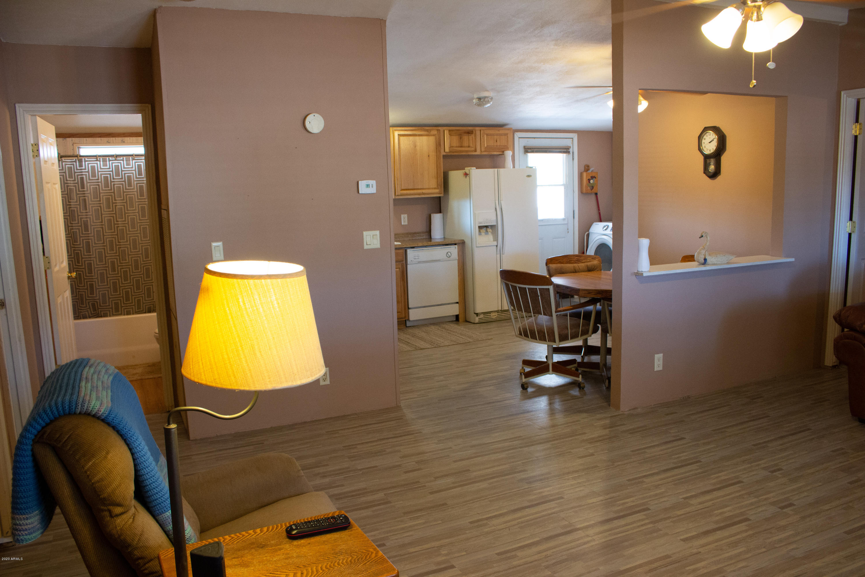 208 North Wickiup Road Apache Junction, AZ 85119 - Photo 8 of 34 Living Room