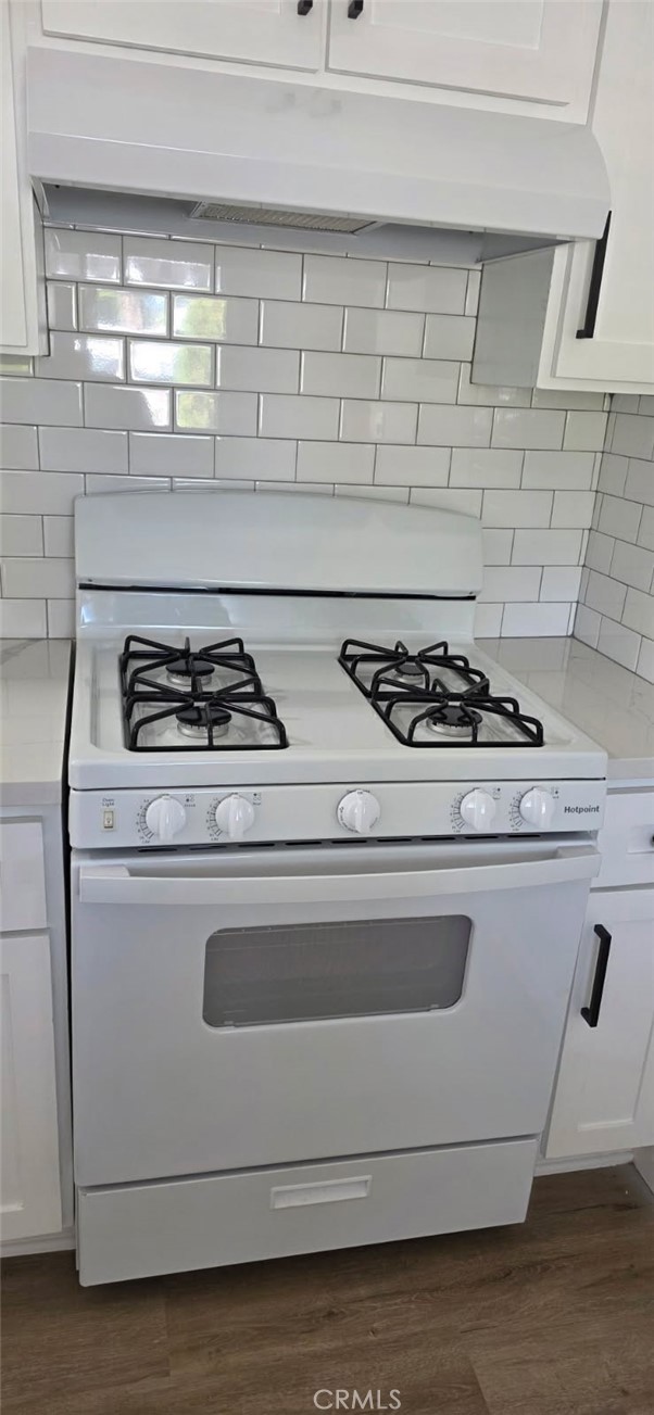 3180 Jane Street Riverside, CA 92506 - Photo 11 of 28 a close view of stove top oven