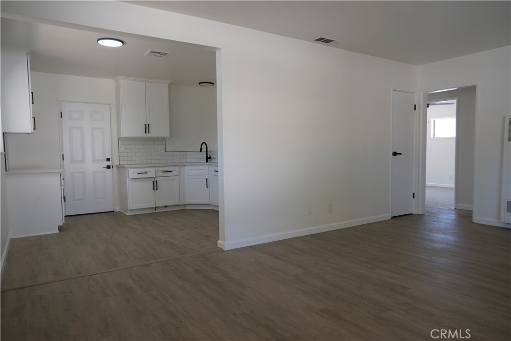 3180 Jane Street Riverside, CA 92506 - Photo 5 of 28 a view of kitchen with wooden floor