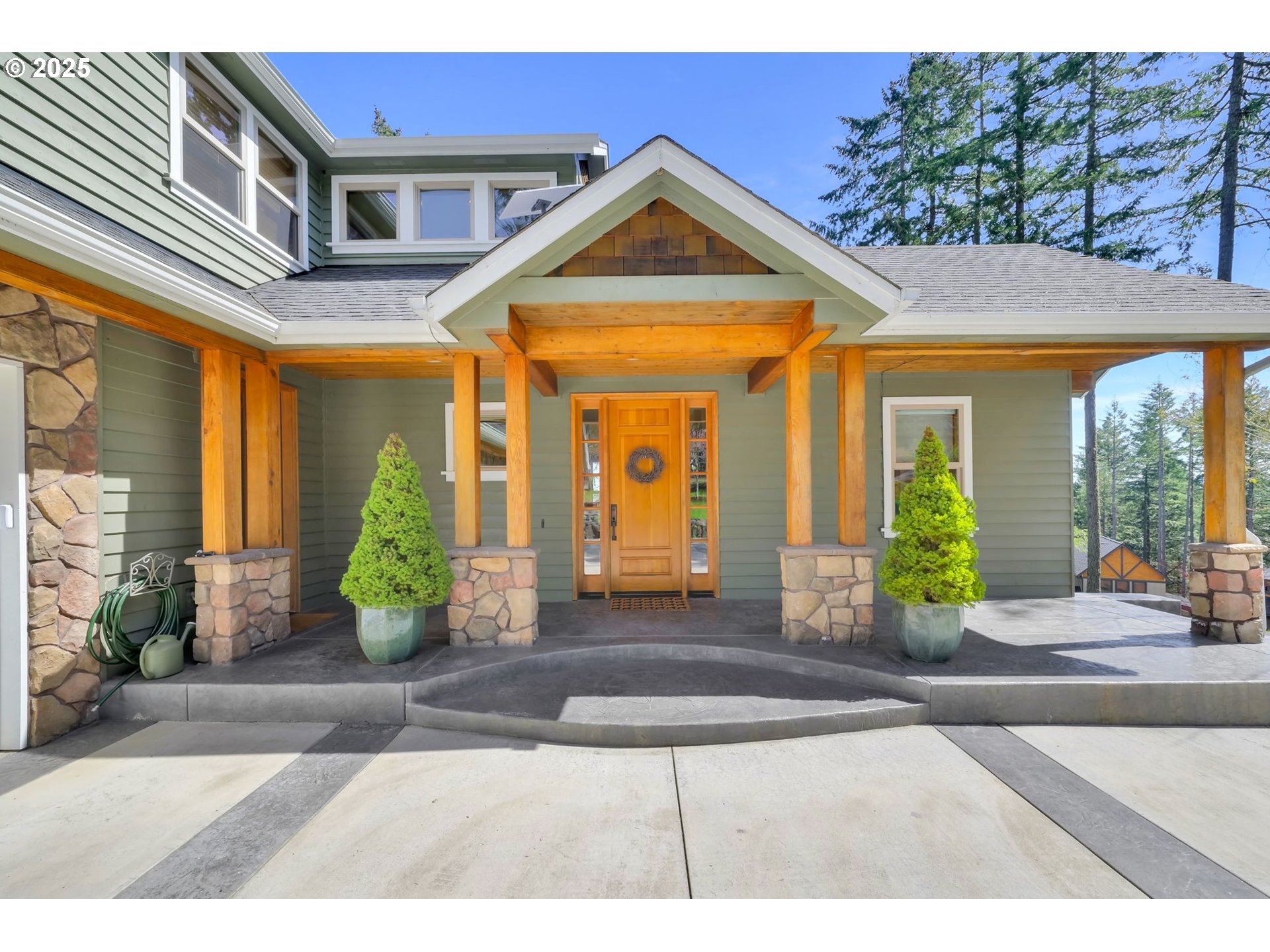 27911 Lady Slipper Loop Eugene, OR 97405 - Photo 3 of 48