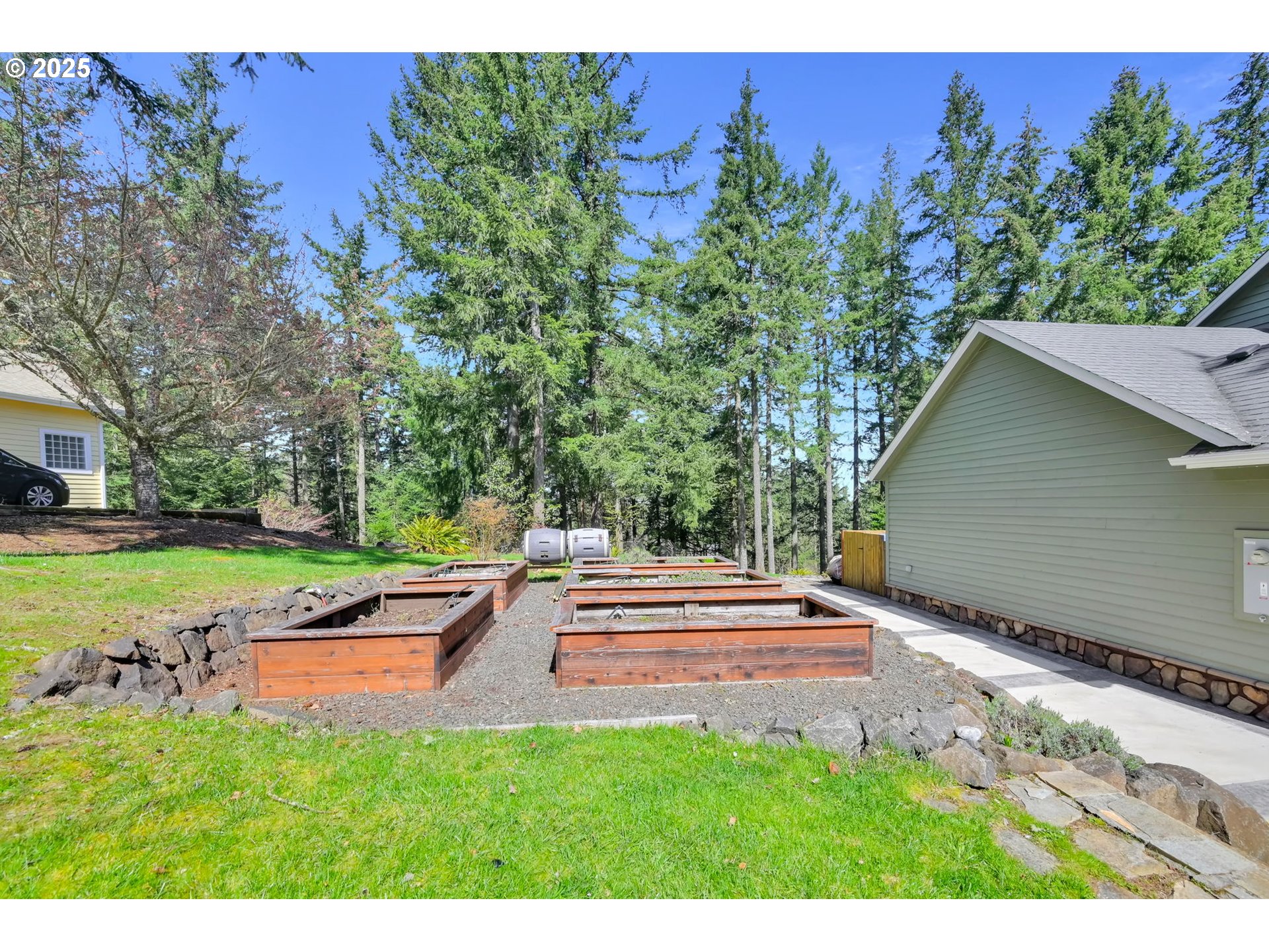 27911 Lady Slipper Loop Eugene, OR 97405 - Photo 38 of 48