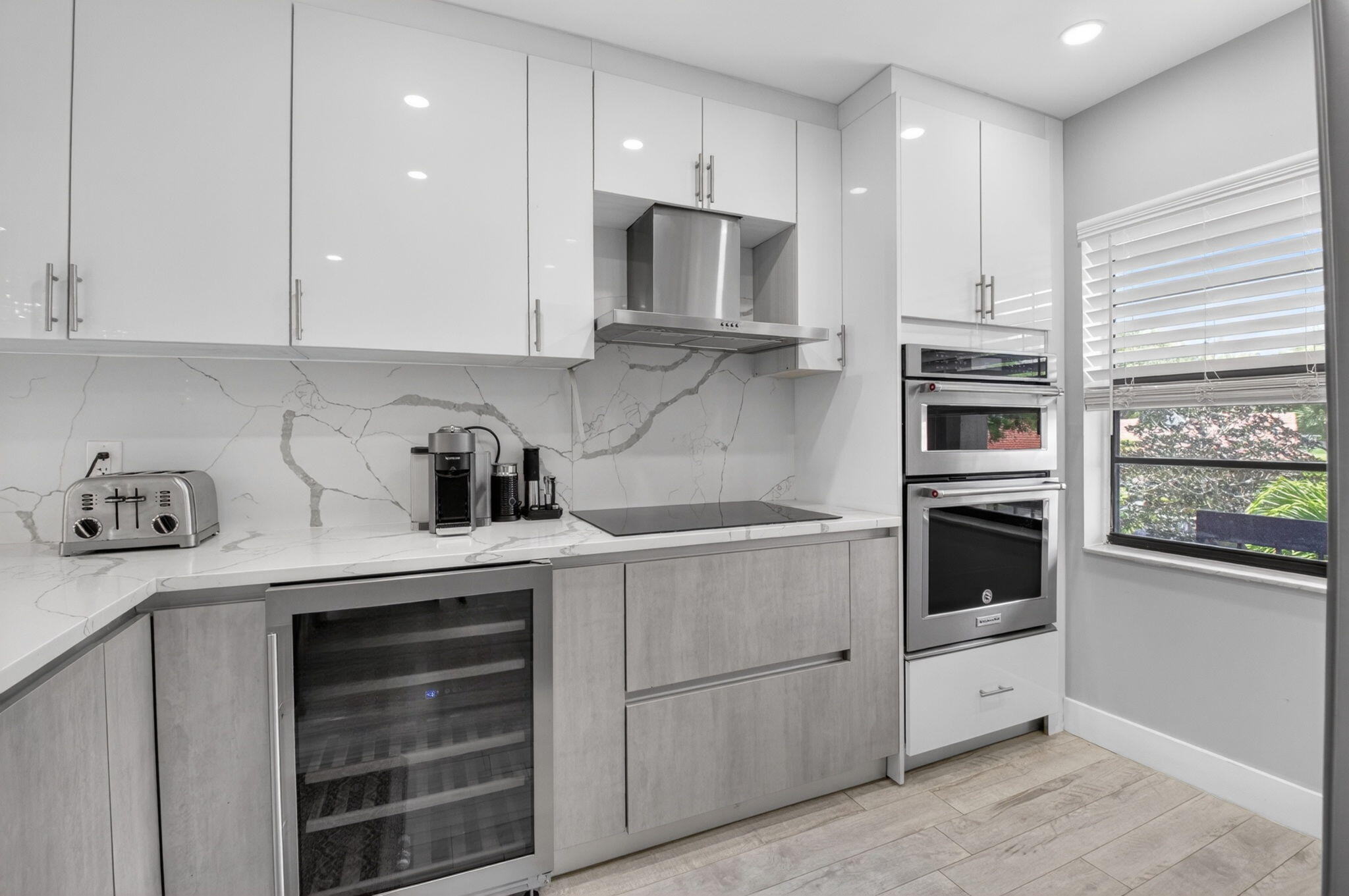 9299 Vista Del Lago, Unit 16D Boca Raton, FL 33428 - Photo 6 of 39 Chef's Kitchen
