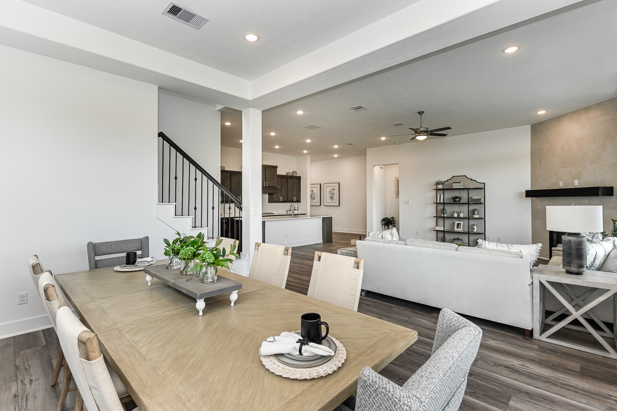 4847 Morning Spgs Drive Spring, TX 77386 - Photo 5 of 21 a living room with furniture and a table