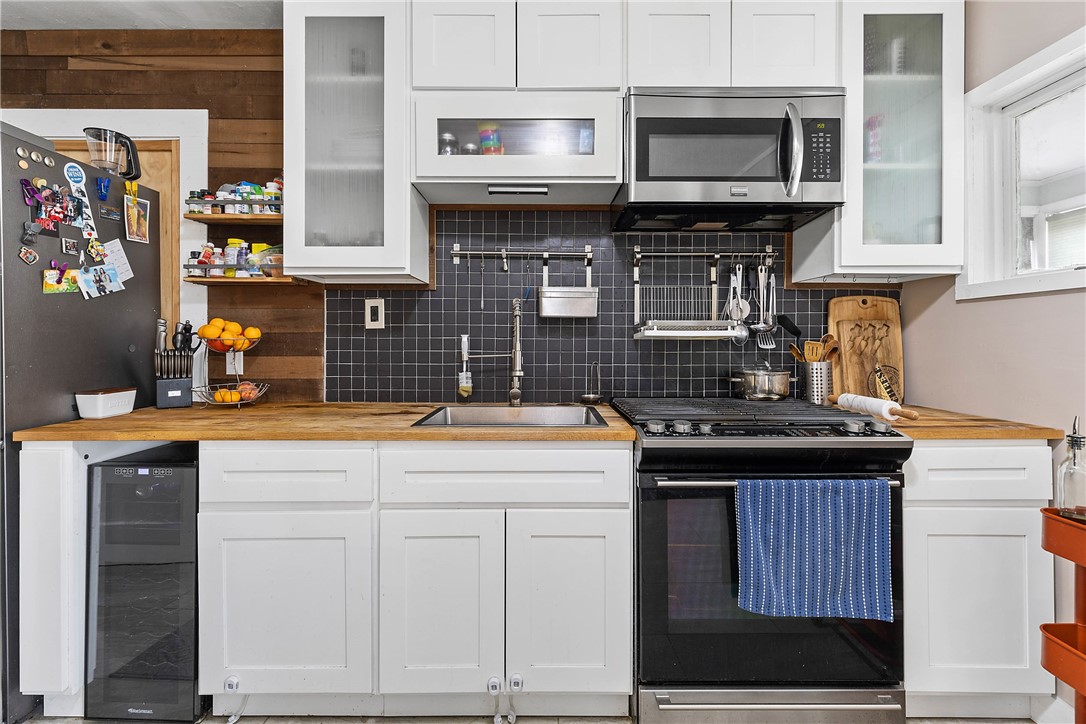 99 Fernwood Avenue Rochester, NY 14621 - Photo 13 of 44