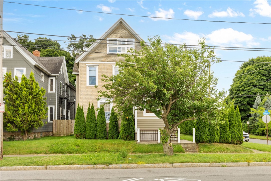 99 Fernwood Avenue Rochester, NY 14621 - Photo 3 of 44