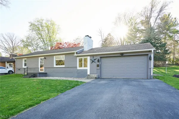 $235,000 | 2625 Eaton Drive Northwest, Canton, OH 44708