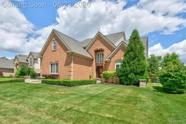$1,055,000 | 6828 Merrick Drive, Troy, MI 48098