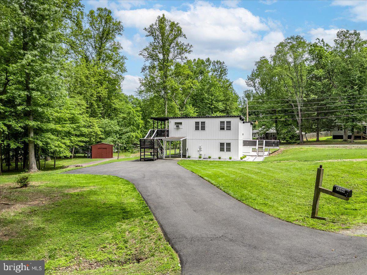 7200 Ridgeway Drive Manassas, VA 20112 - Photo 2 of 33 No HOA! Long private driveway.