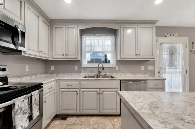 $399,999 | 1841 Hills Chapel Road, Manchester, TN 37355