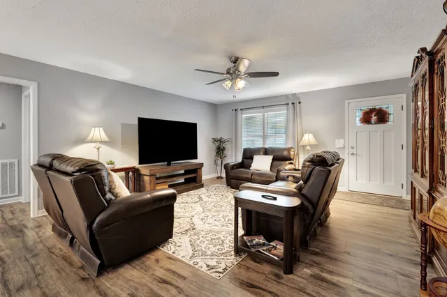 $399,999 | 1841 Hills Chapel Road, Manchester, TN 37355