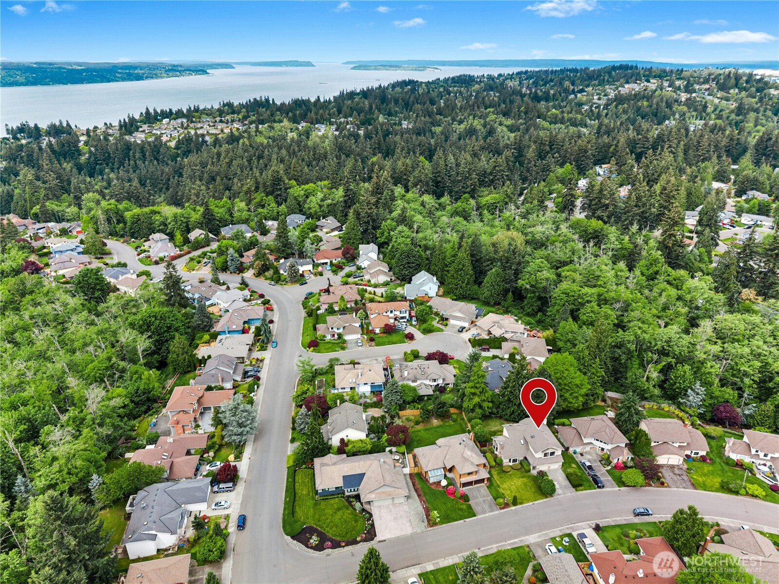 5211 103rd Street Southwest, Unit SW Mukilteo, WA 98275 - Photo 37 of 40 a view of city and mountain