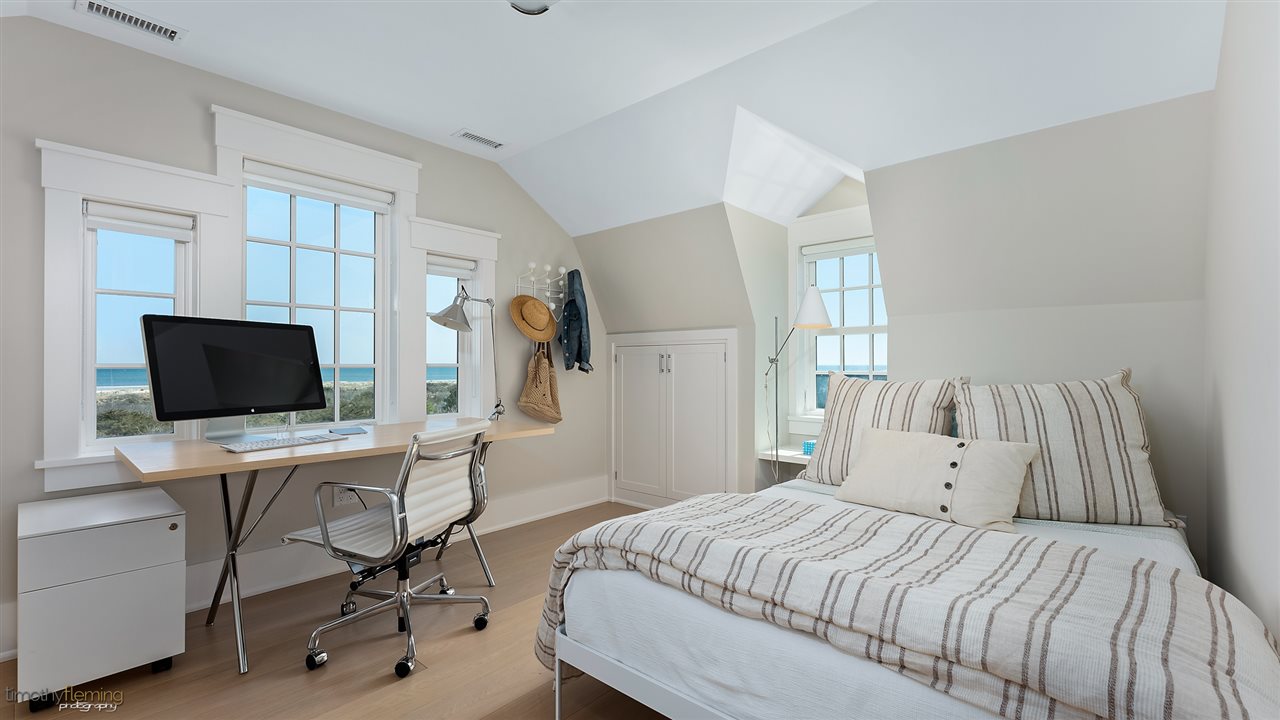 74 38th Street Avalon, NJ 08202 - Photo 28 of 39 a bedroom with a workspace