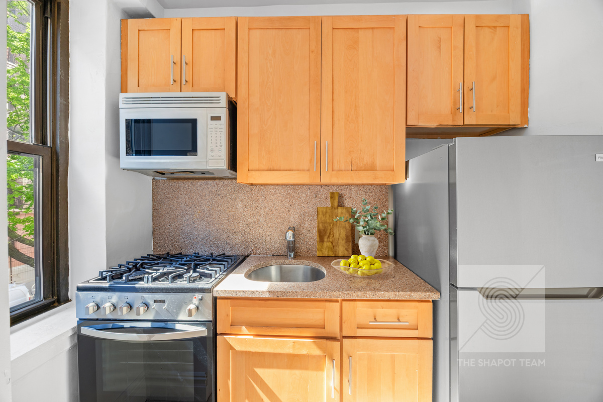 230 Riverside Drive, Unit 2E Manhattan, NY 10025 - Photo 6 of 11