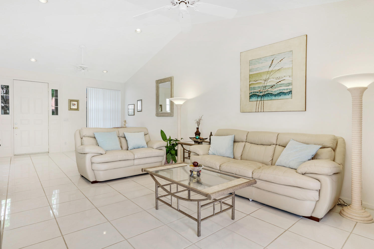 23341 Water Circle Boca Raton, FL 33486 - Photo 4 of 26 Living Room