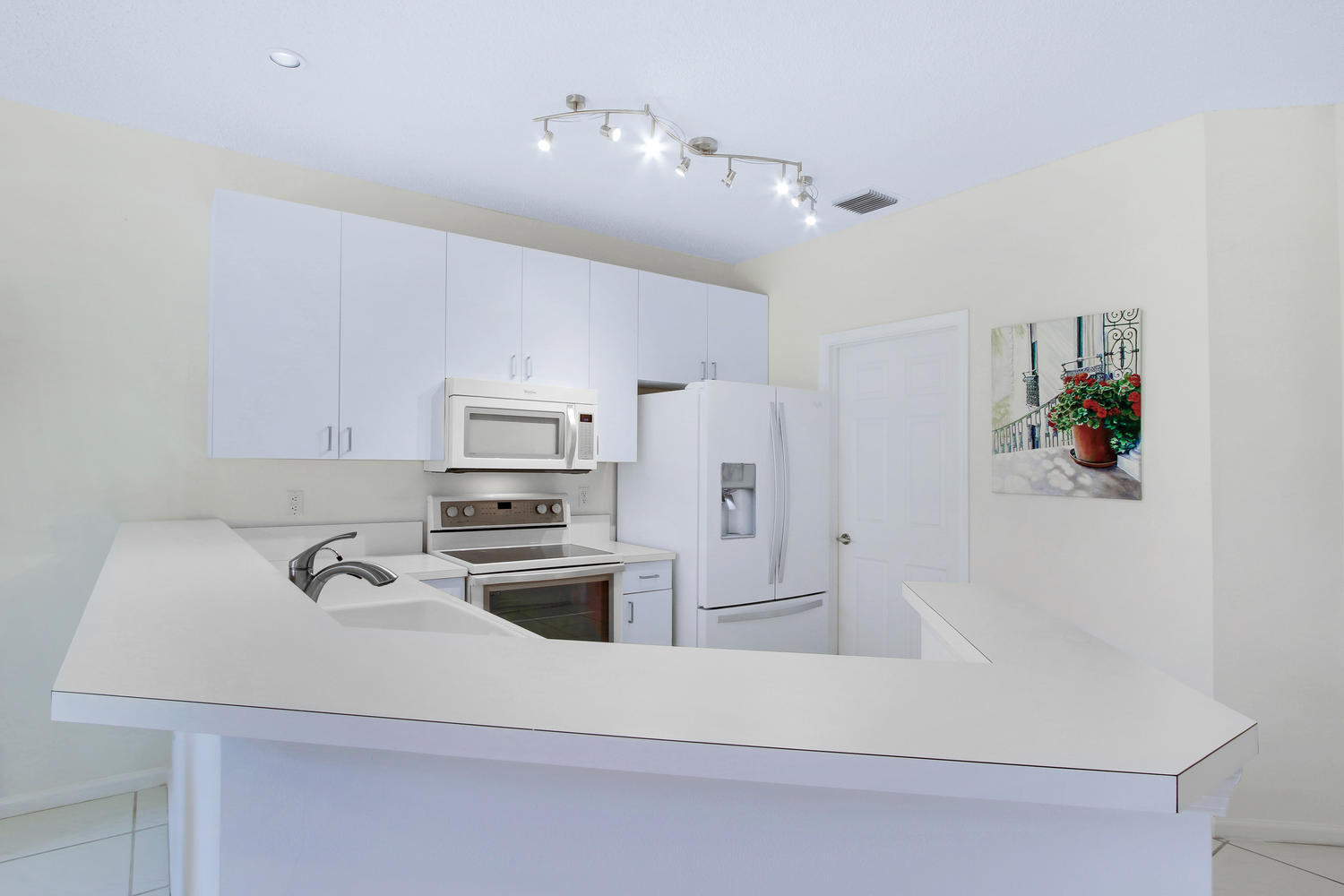 23341 Water Circle Boca Raton, FL 33486 - Photo 8 of 26 Kitchen
