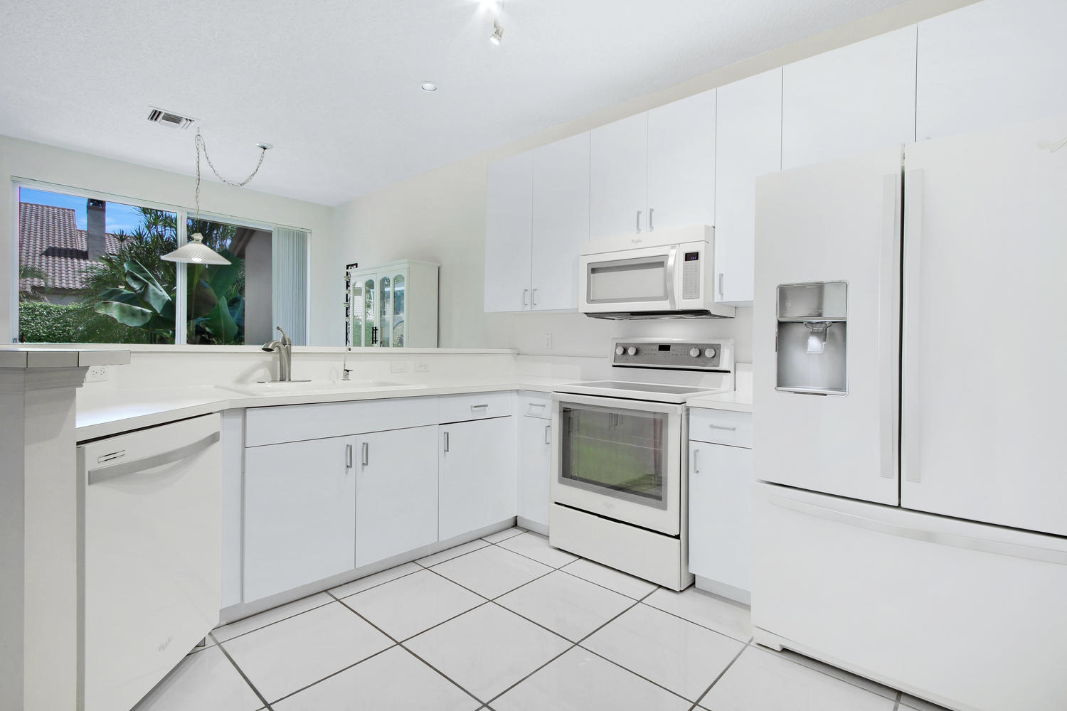 23341 Water Circle Boca Raton, FL 33486 - Photo 9 of 26 Kitchen