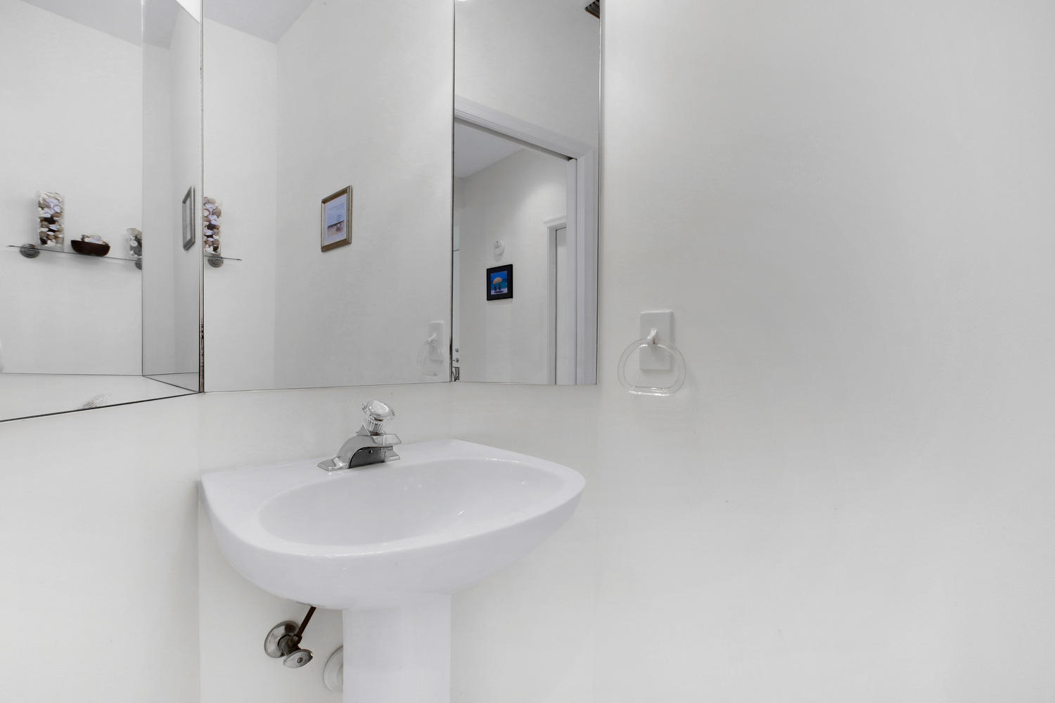 23341 Water Circle Boca Raton, FL 33486 - Photo 10 of 26 Powder Room
