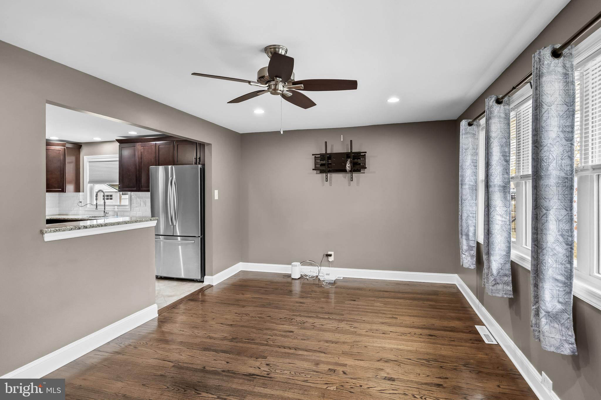 29 Devon Avenue Bellmawr, NJ 08031 - Photo 4 of 27