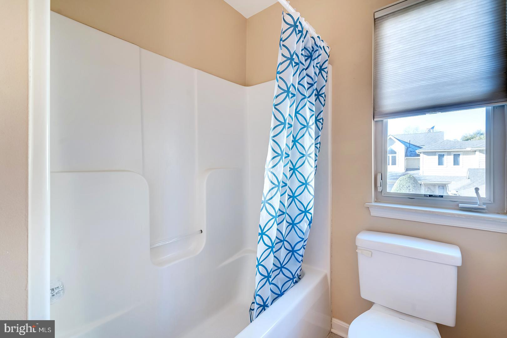 18484 Drayton Hall Road, Unit 8 Lewes, DE 19958 - Photo 20 of 28 Guest Bathroom