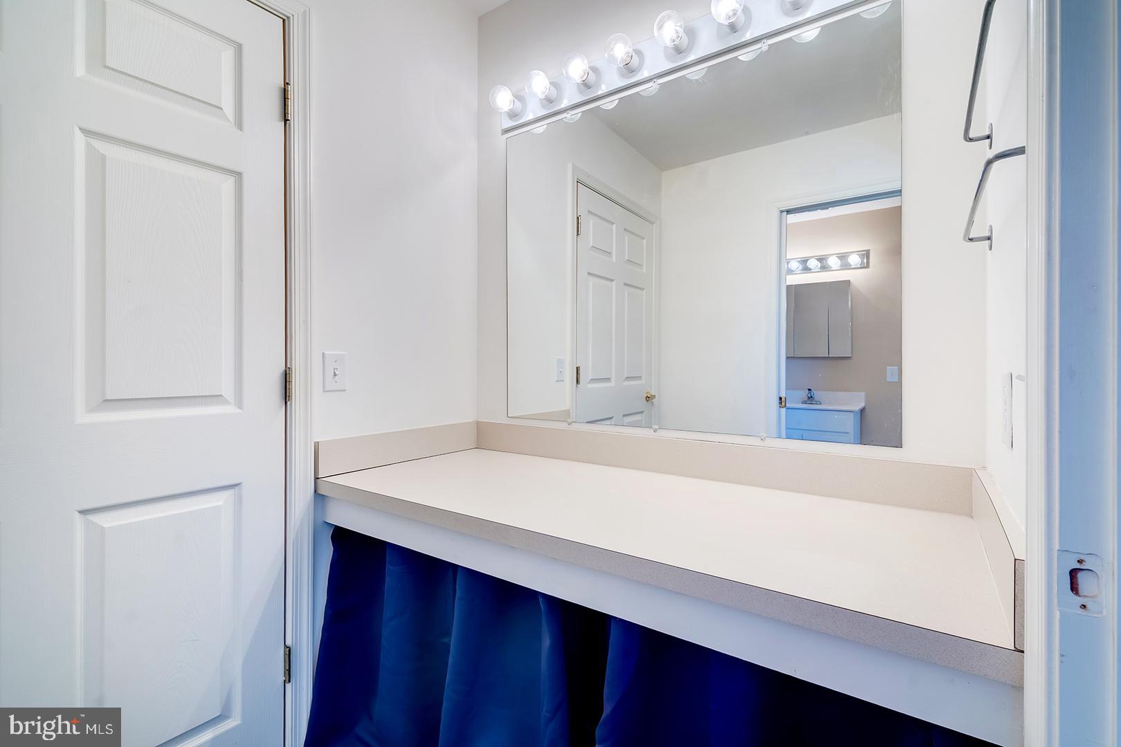 18484 Drayton Hall Road, Unit 8 Lewes, DE 19958 - Photo 22 of 28 Dressing area