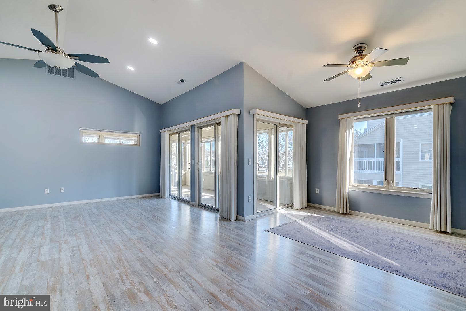 18484 Drayton Hall Road, Unit 8 Lewes, DE 19958 - Photo 5 of 28 Dining area