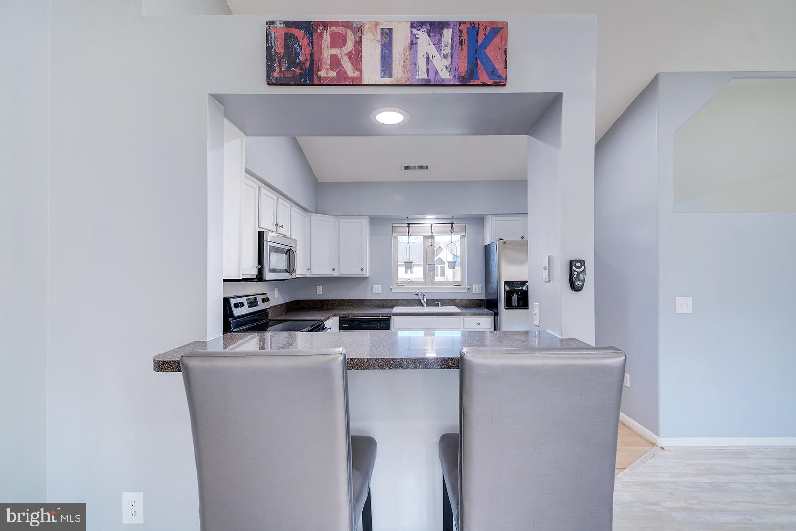 18484 Drayton Hall Road, Unit 8 Lewes, DE 19958 - Photo 9 of 28 Breakfast bar