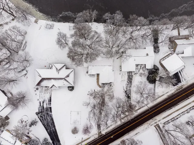 $1,250,000 | 3133 Spring Lake Road Southwest, Prior Lake, MN 55372